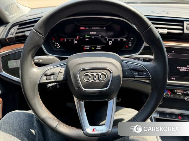 Audi Q3 2022 Темно-серый из Китая