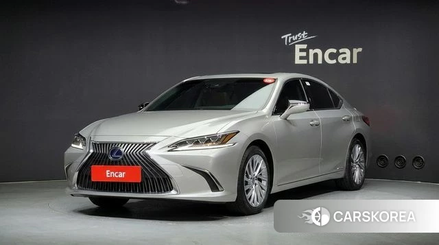 Lexus ES300h 7th generation 2019 Серебристо-серый из Кореи