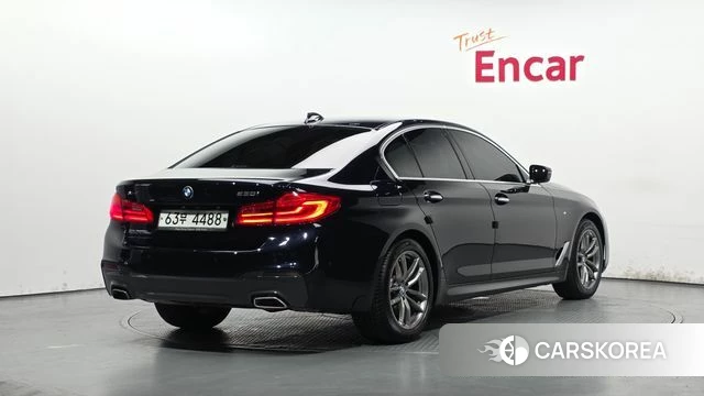 BMW 5 Series (G30) 2018 Черный из Кореи