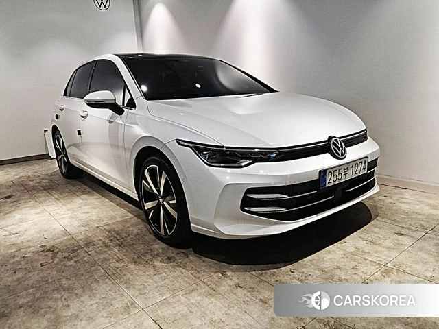 Volkswagen Golf 8th Generation 2025 Белый из Кореи