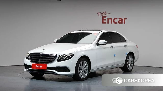 Mercedes-Benz E-Class W213 2018 Белый из Кореи