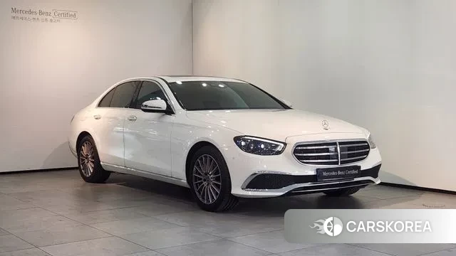 Mercedes-Benz E-Class W213 2022 Белый из Кореи