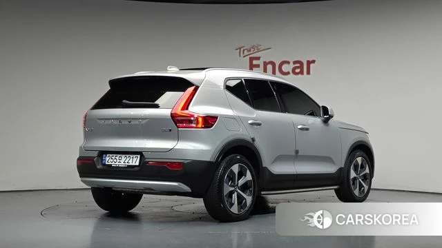 Volvo XC40 2022 Серебристо-серый из Кореи