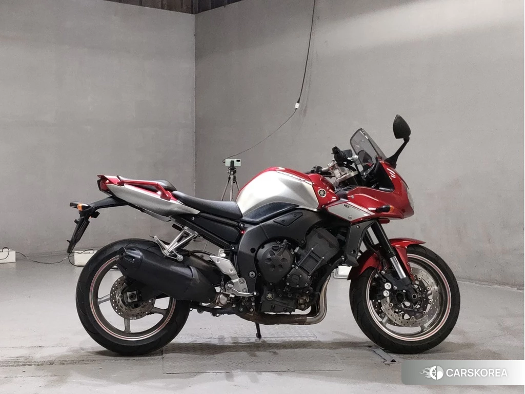 Проданный Yamaha FZ1 FEATHER 2013 из Японии, фото 2