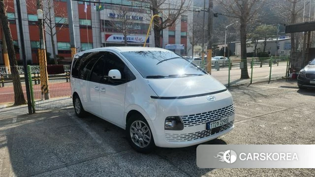 Hyundai Staria 2022 Белый из Кореи