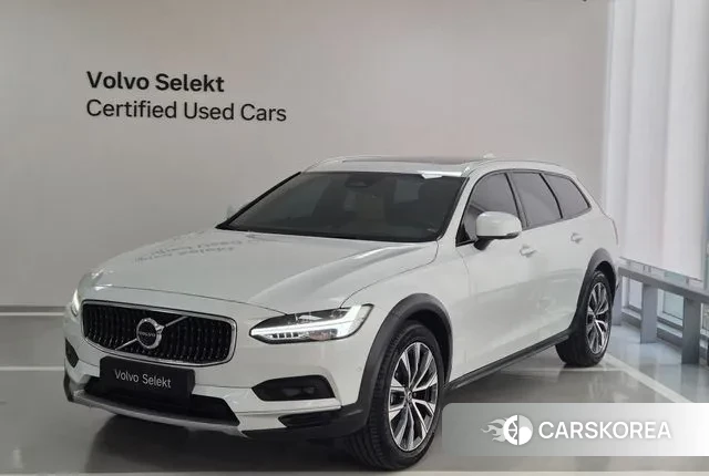 Volvo V90 Cross-Country 2025 Белый из Кореи