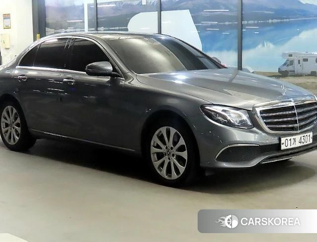 Mercedes-Benz E-Class W213 2019 Серый из Кореи