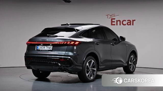 Audi Q5 (80A) 2025 Серый из Кореи