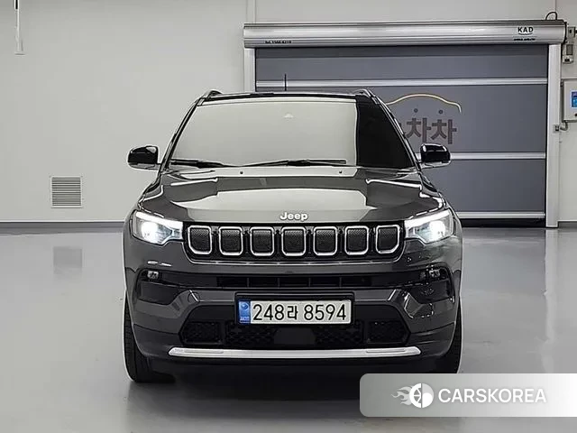 Jeep Compass 2nd Generation 2022 Серый из Кореи