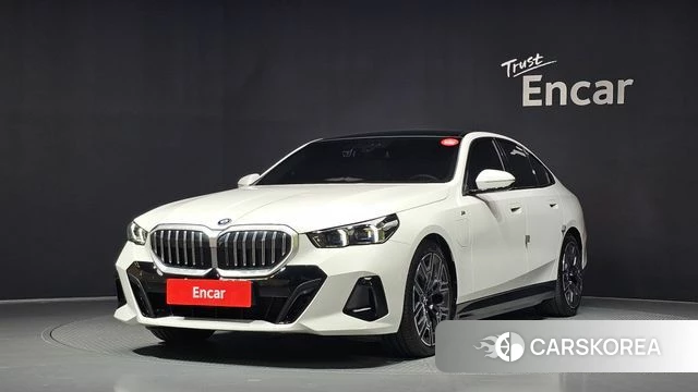 BMW 5 Series (G60) 2025 Белый из Кореи
