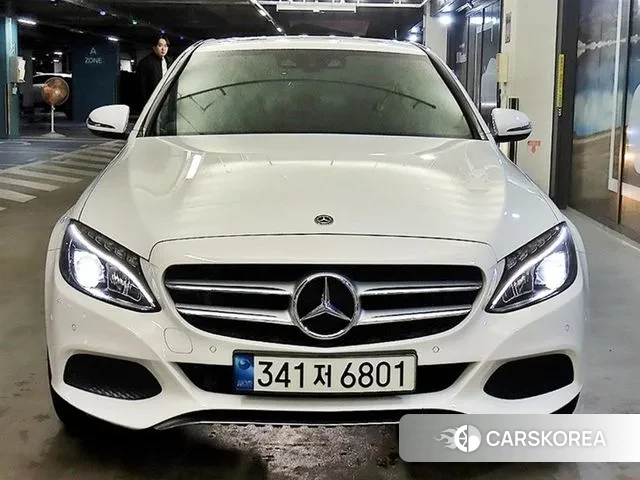 Mercedes-Benz C-Class W205 2018 Белый из Кореи