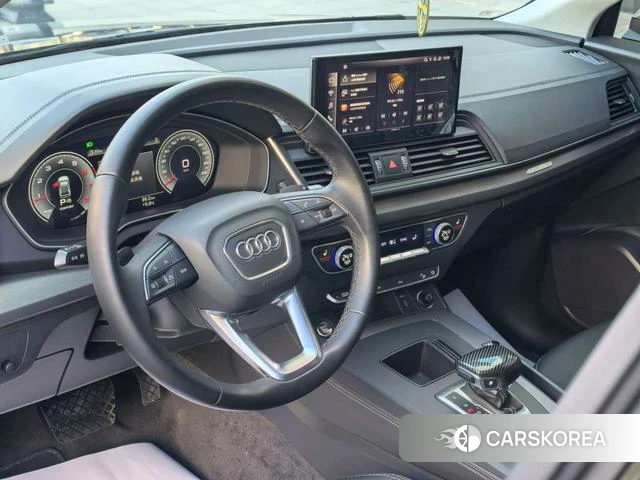Audi Q5L 2022 Черный из Китая