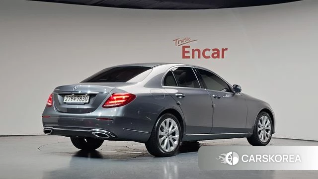 Купить Mercedes-Benz E-Class W213 из Южной Кореи