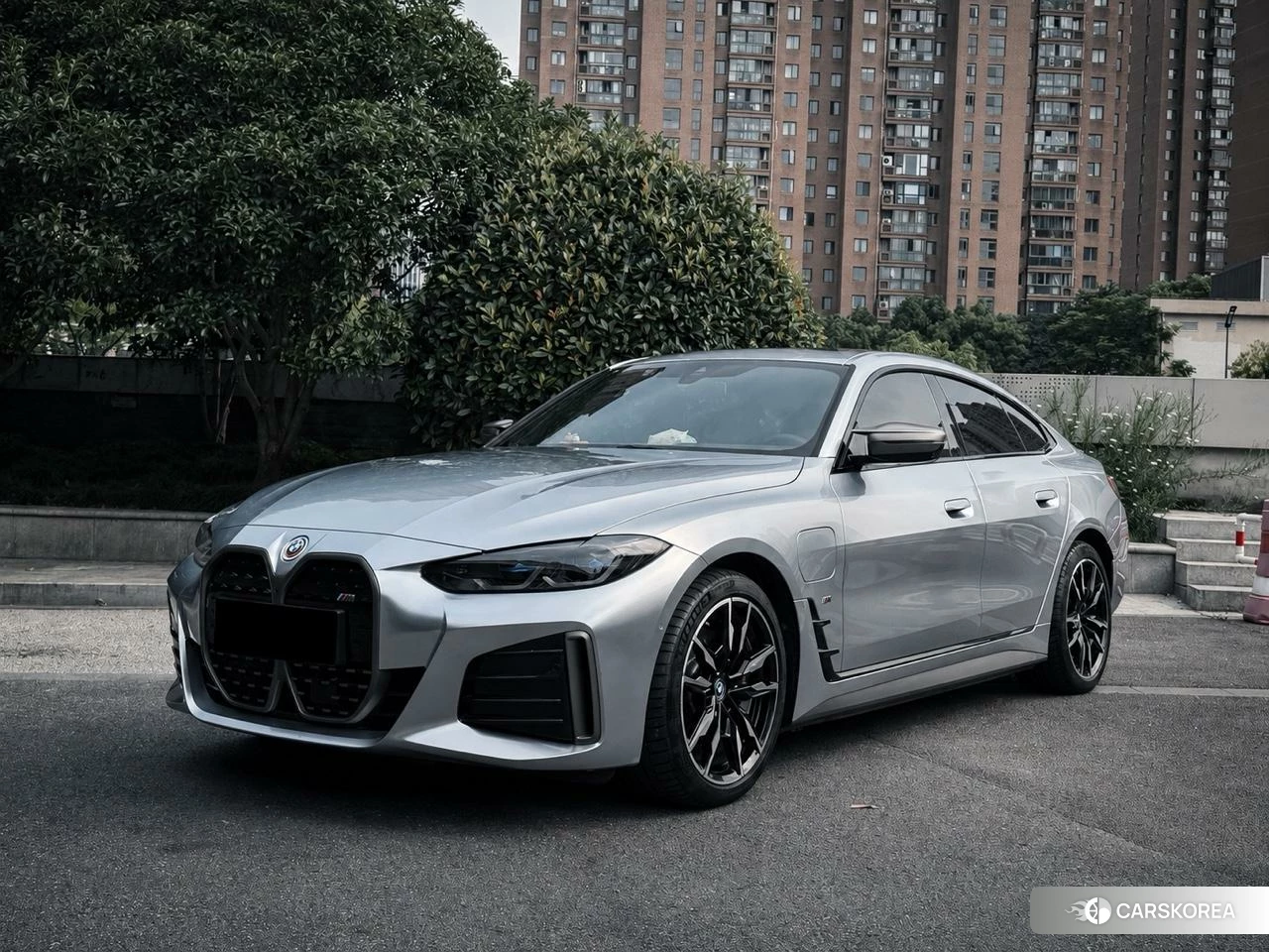 BMW i4 2022 Серебристо-серый из Китая