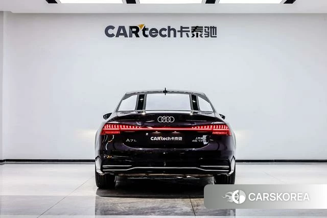 Audi A7L 2024 Черный из Китая