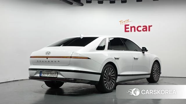 Hyundai Grandeur Hybrid (GN7) 2023 Белый из Кореи