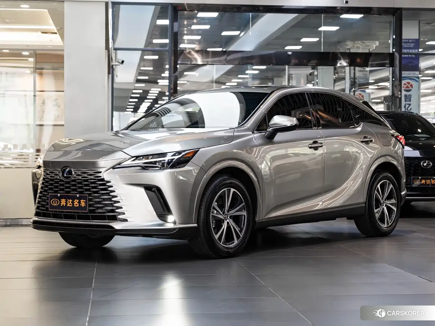 Lexus RX 2025 Silver/gray из Китая