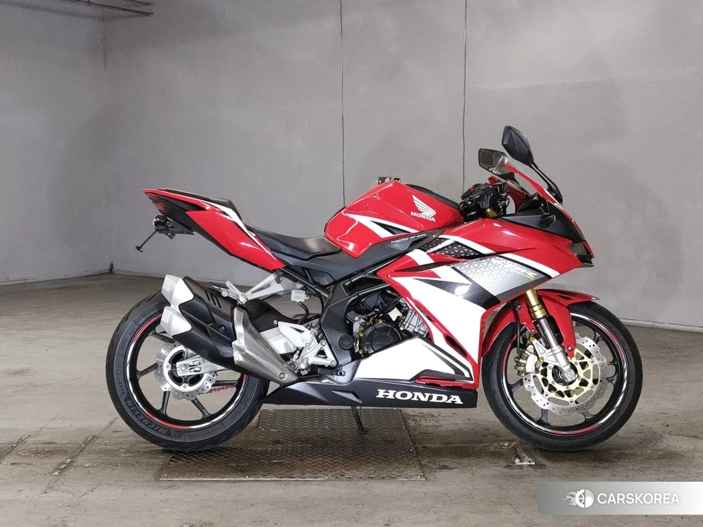 Проданный Honda CBR250RR 2017 из Японии