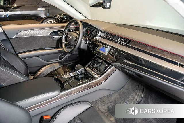 Audi A8 2021 Черный из Китая