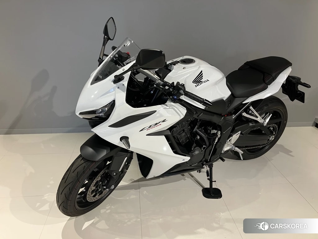 Проданный Honda CBR650R 2023 из Японии