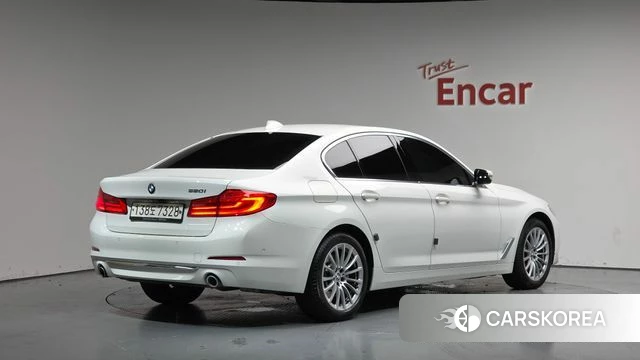 BMW 5 Series (G30) 2020 Белый из Кореи