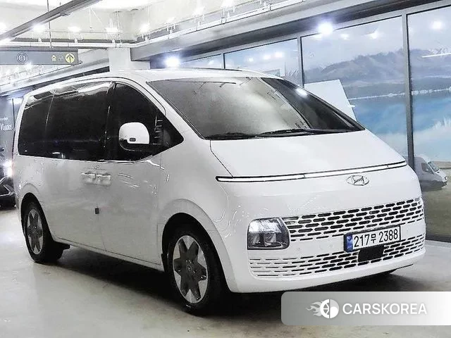 Hyundai Staria 2023 Белый из Кореи