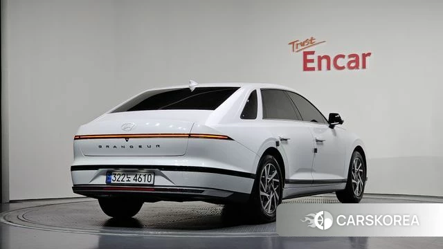 Hyundai Grandeur (GN7) 2024 Белый из Кореи