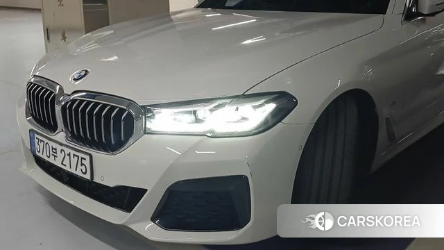 BMW 5 Series (G30) 2021 Белый из Кореи
