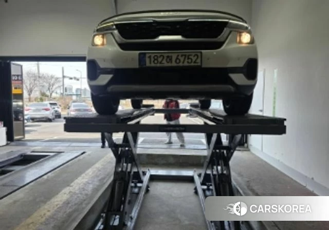 Kia Seltos 2022 Белый из Кореи