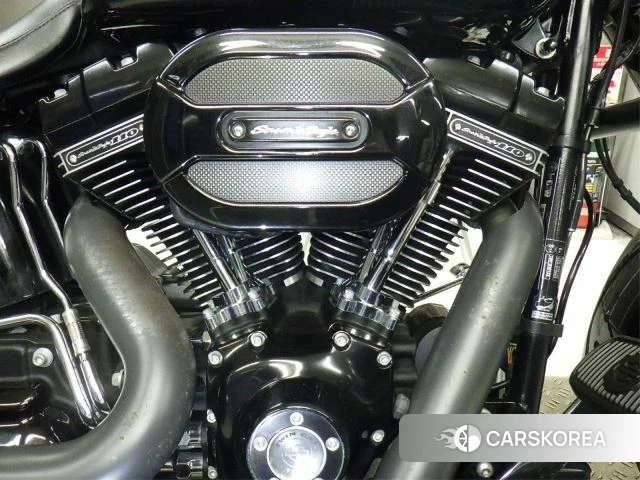 Engine photo