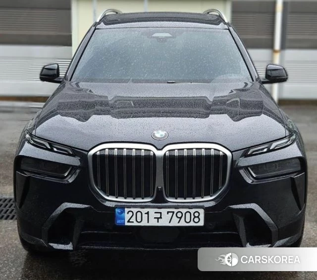 BMW X7 (G07) 2024 Черный из Кореи