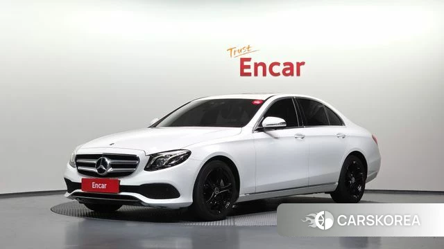 Mercedes-Benz E-Class W213 2018 Белый из Кореи