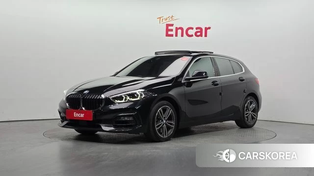 BMW 1 Series (F40) 2022 Черный из Кореи