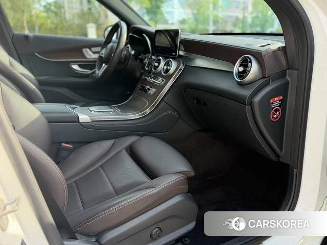 Mercedes-Benz GLC 2021 Белый из Китая