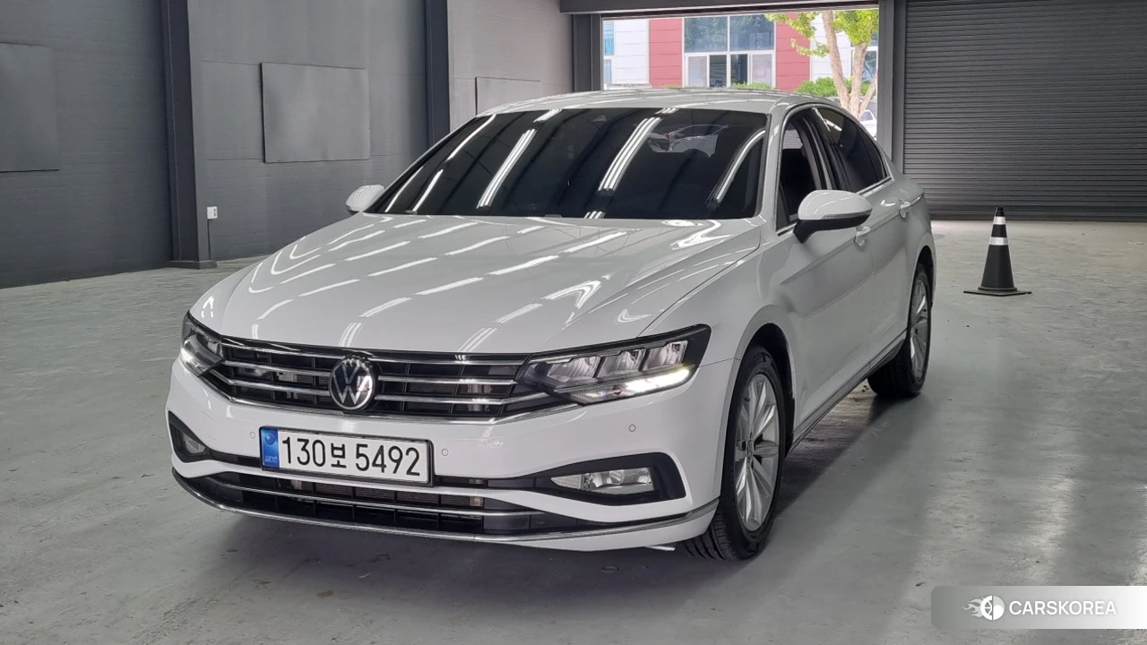 Volkswagen Passat GT (B8) 2021 Белый из Кореи