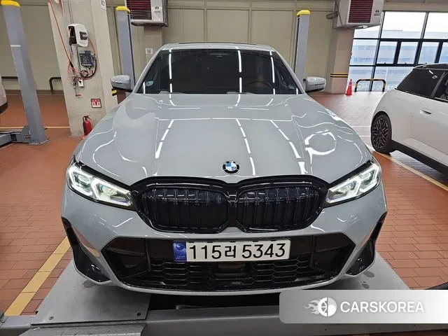 BMW 3 Series (G20) 2023 Светло-серебряный цвет из Кореи