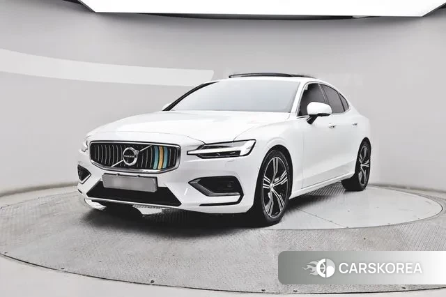 Volvo S60 3rd generation 2019 Белый из Кореи