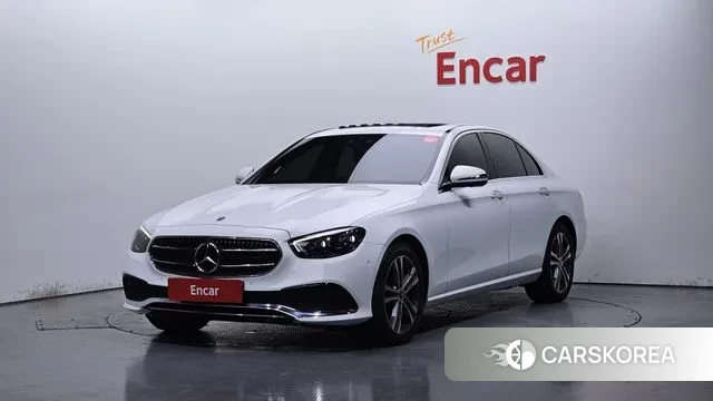 Mercedes-Benz E-Class W213 2022 Белый из Кореи