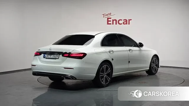 Mercedes-Benz E-Class W213 2020 Белый из Кореи