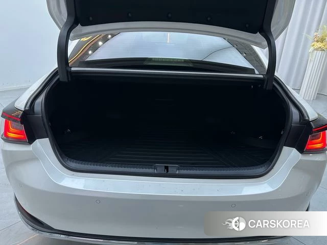 Lexus ES 2025 Белый из Китая