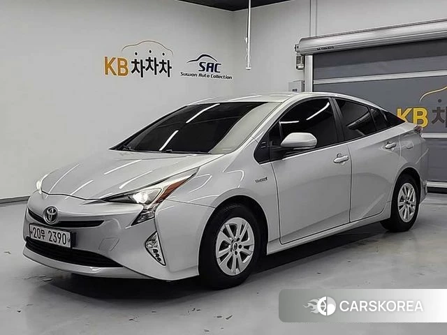 Toyota Prius 4th Generation 2018 Серебряный из Кореи