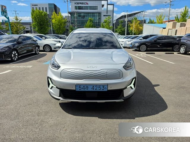 Kia Niro Plus 2022 Серебряный из Кореи