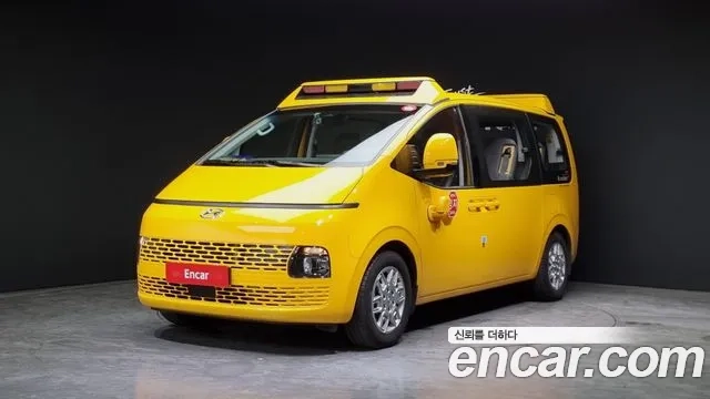 Hyundai Staria 2023 Желтый из Кореи