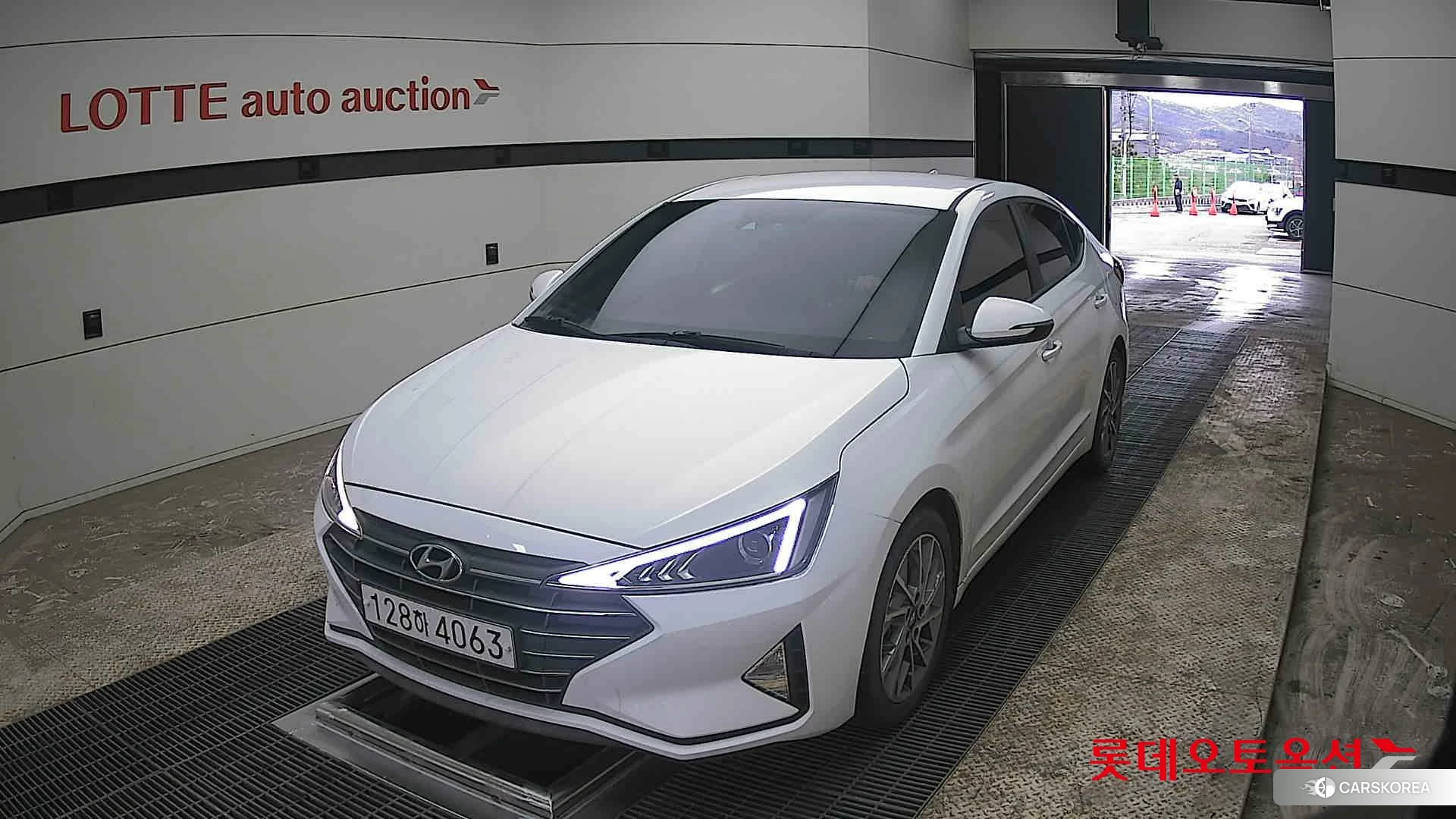 Hyundai Avante 2020 Polar White из Кореи