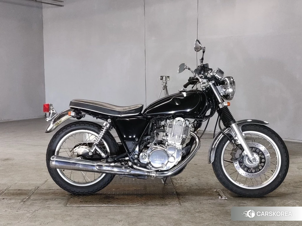 Проданный Yamaha SR 400 2015 из Японии