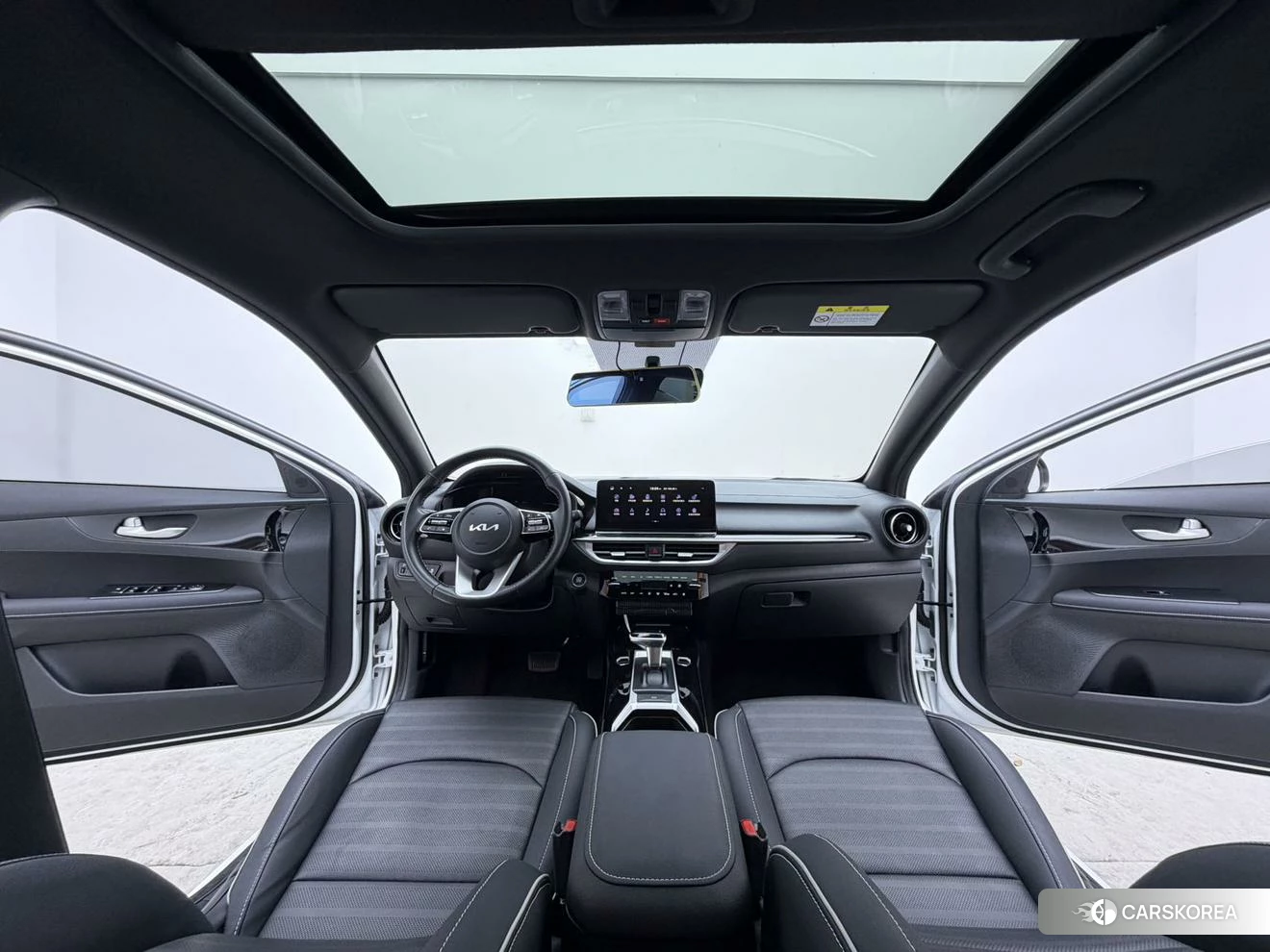 Kia K3 2023 Белый из Китая