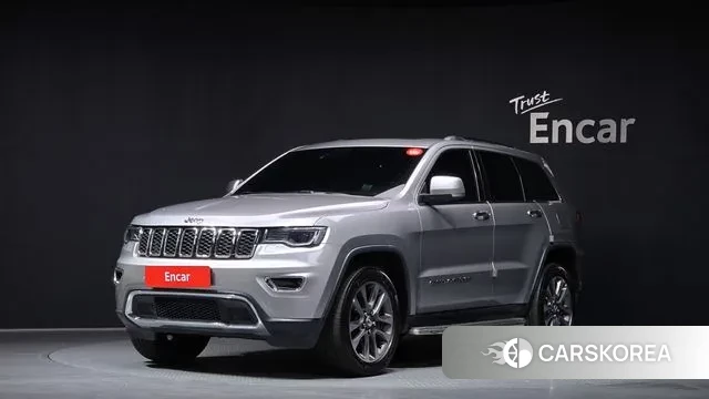 Jeep Grand Cherokee 2018 Серебряный из Кореи