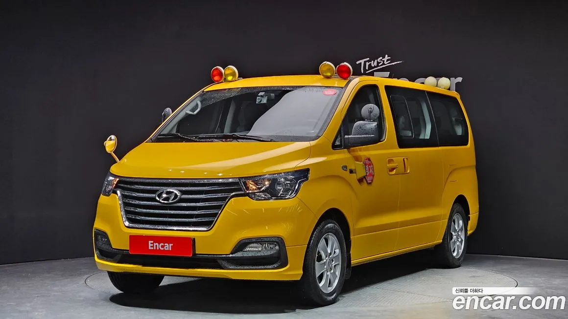 Hyundai The New Grand Starex 2018 Желтый из Кореи