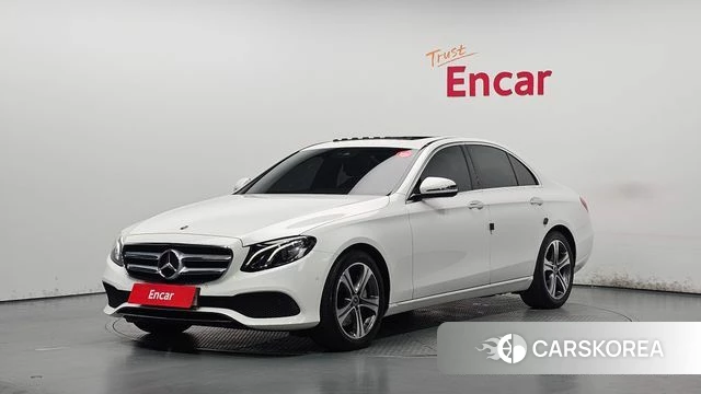 Mercedes-Benz E-Class W213 2018 Белый из Кореи