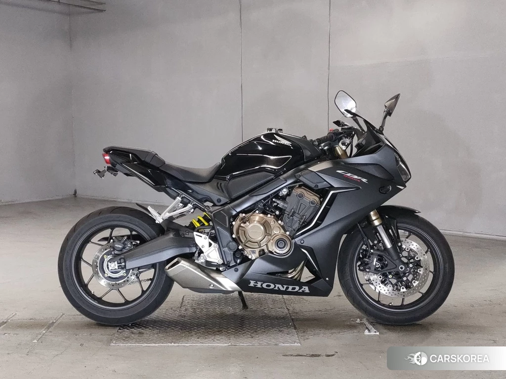 Проданный Honda CBR650R 2021 из Японии